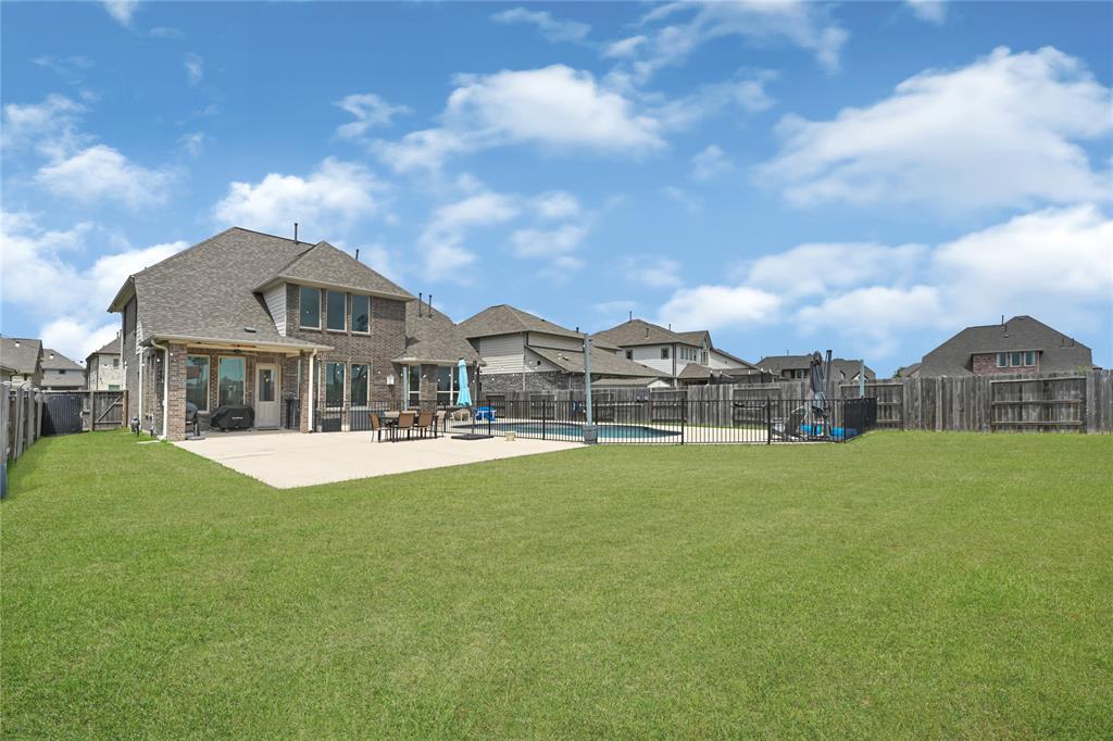 12118 Ballshire Pines Drive Drive, Humble, Texas image 38