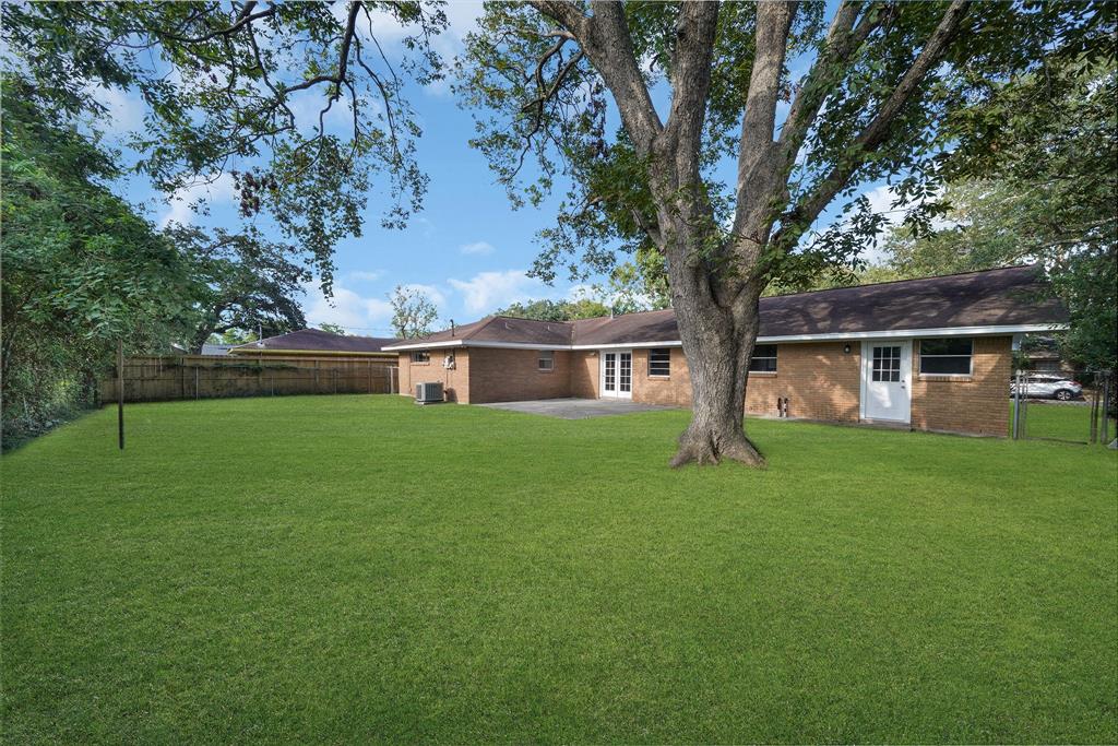 2103 Belvedere Drive, Baytown, Texas image 21