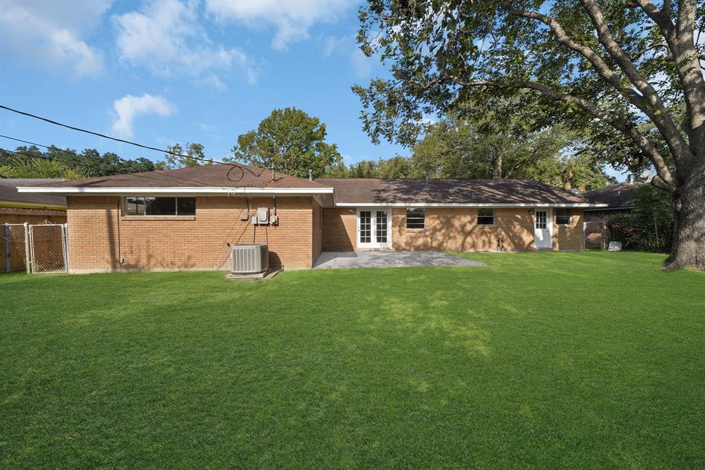 2103 Belvedere Drive, Baytown, Texas image 20