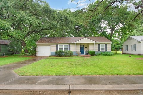 A home in Lake Jackson