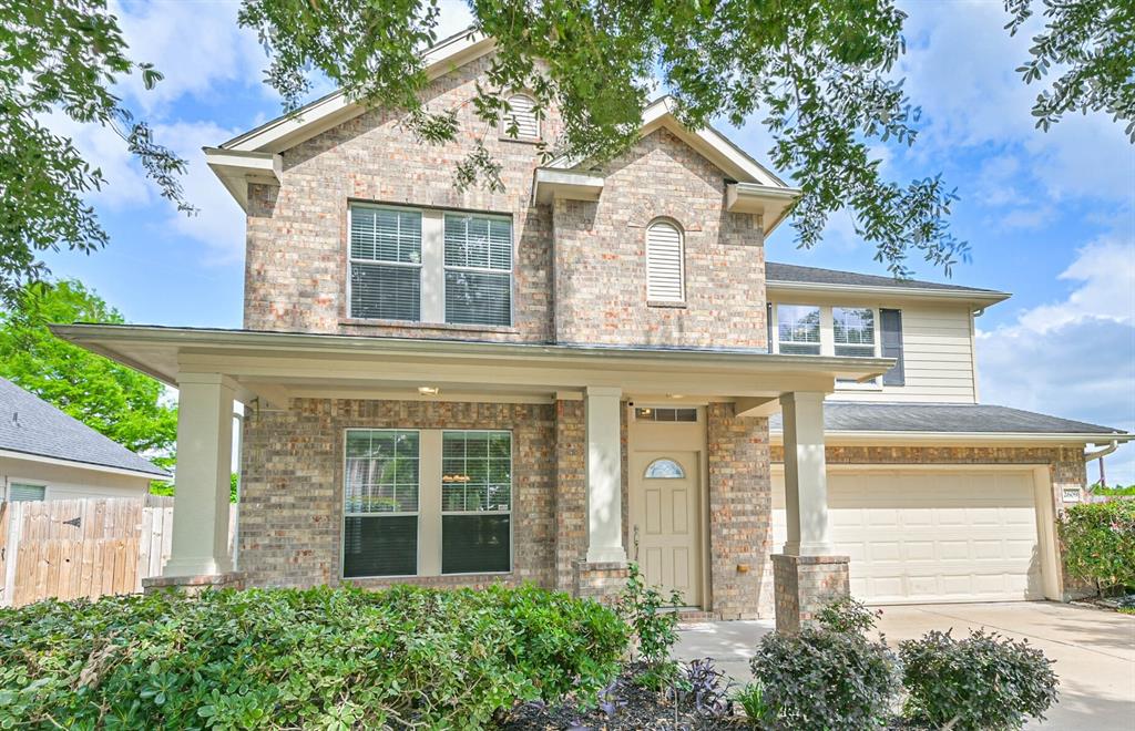 2609 Avalon Cove Lane, Pearland, Texas image 2