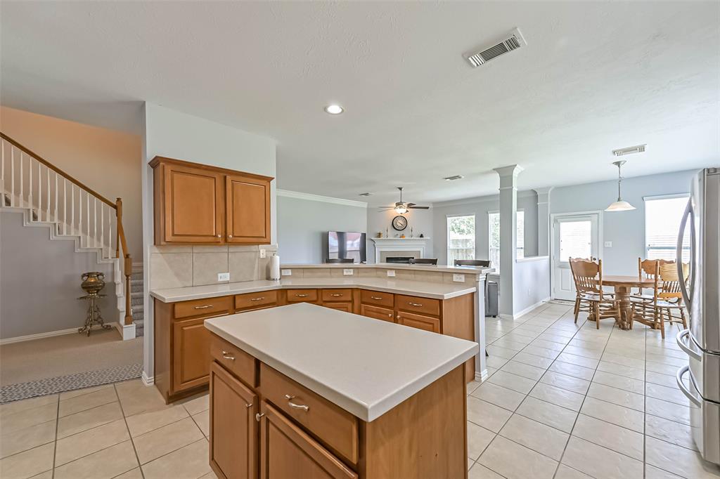 2609 Avalon Cove Lane, Pearland, Texas image 41