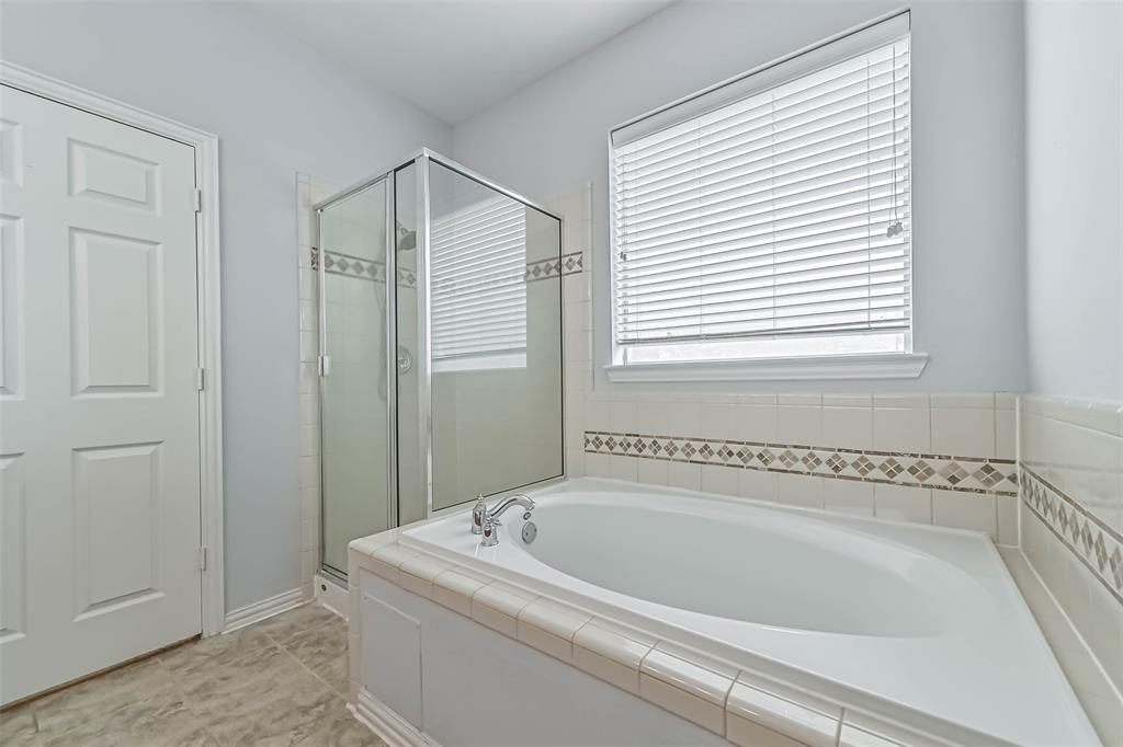 2609 Avalon Cove Lane, Pearland, Texas image 16