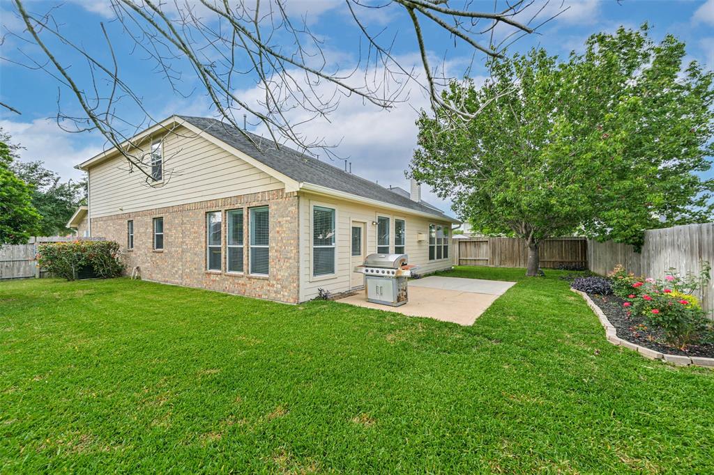 2609 Avalon Cove Lane, Pearland, Texas image 4
