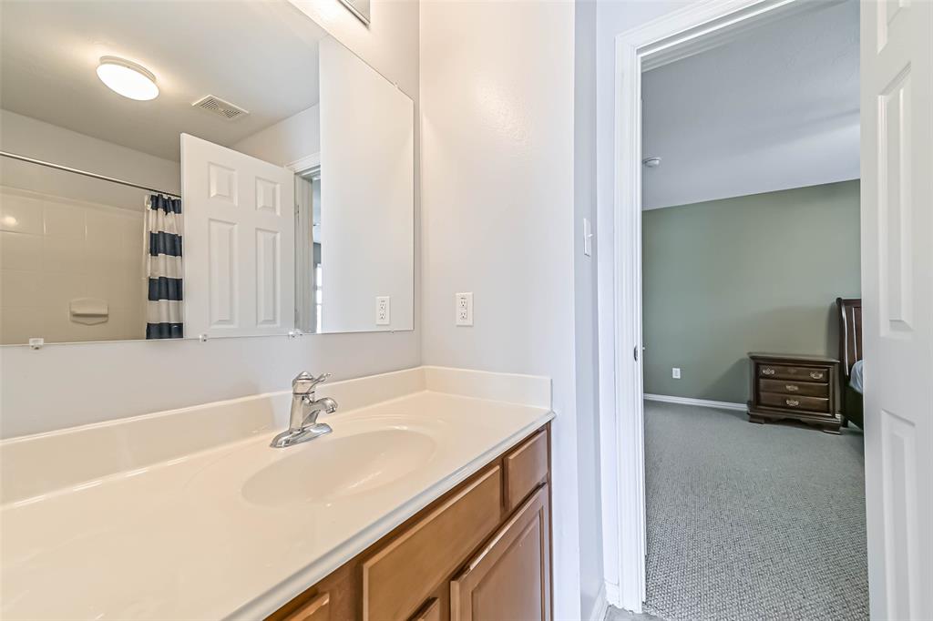 2609 Avalon Cove Lane, Pearland, Texas image 24