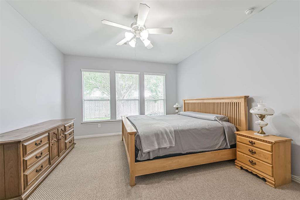 2609 Avalon Cove Lane, Pearland, Texas image 12