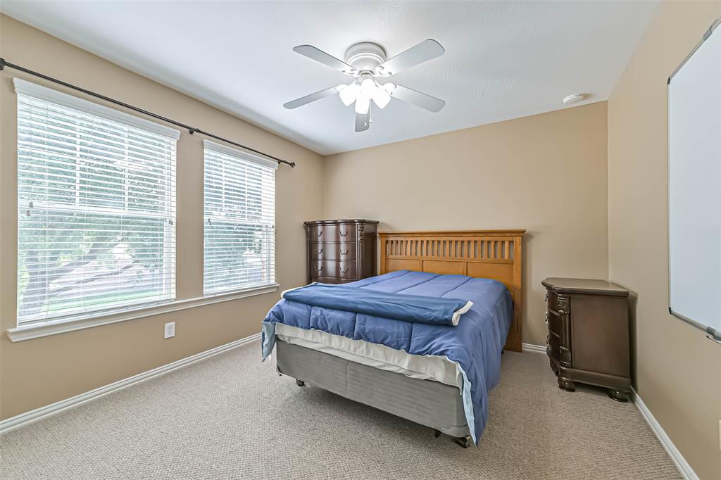2609 Avalon Cove Lane, Pearland, Texas image 29