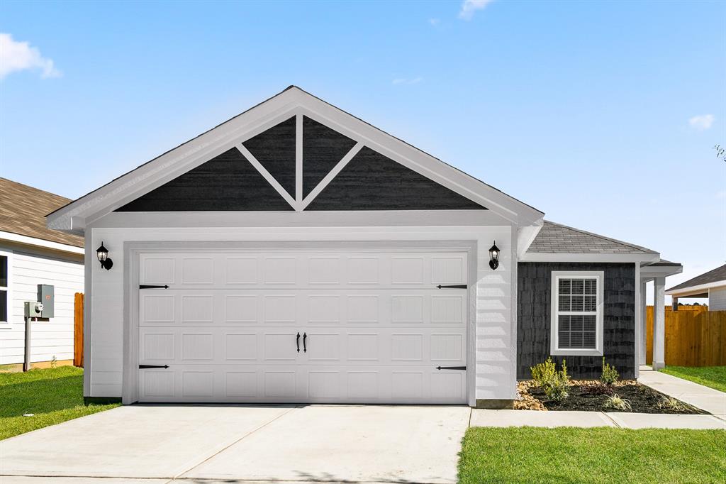 10360 Sweetwater Creek Drive, Cleveland, Texas image 1