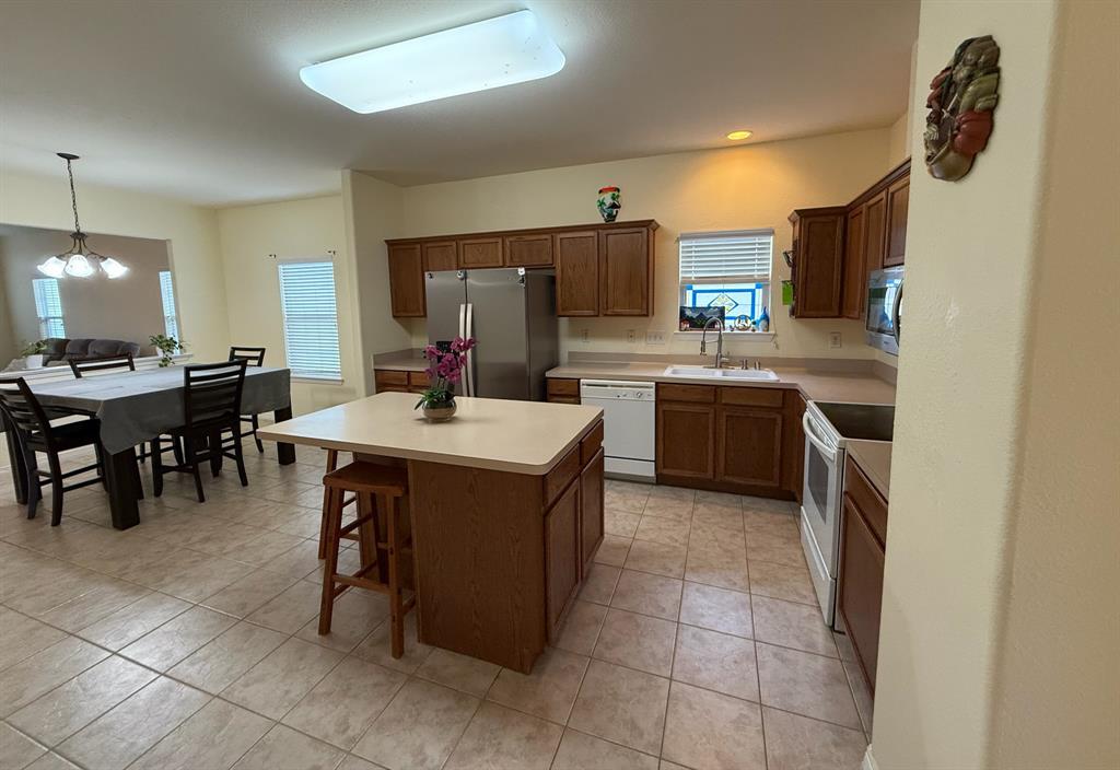 10215 Berrypatch Lane, Tomball, Texas image 7