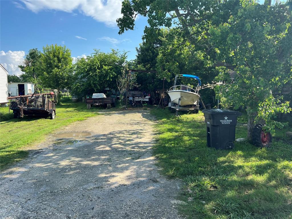 2416 E Bayshore Drive, Dickinson, Texas image 14