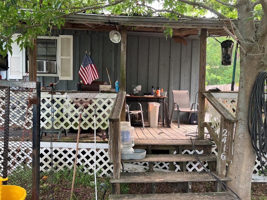 2416 E Bayshore Drive, Dickinson, Texas image 2