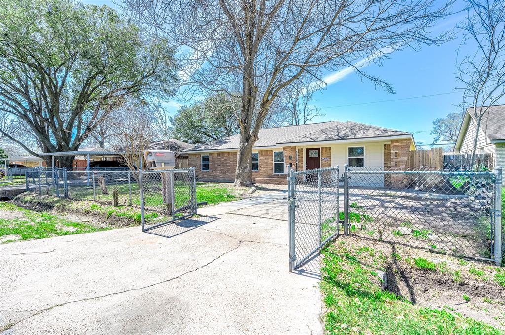 6615 Dewville Lane