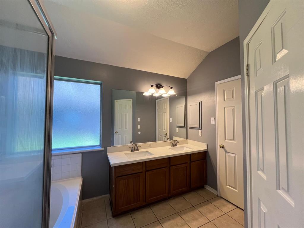 3107 Pheasant Trail Drive, Sugar Land, Texas image 28