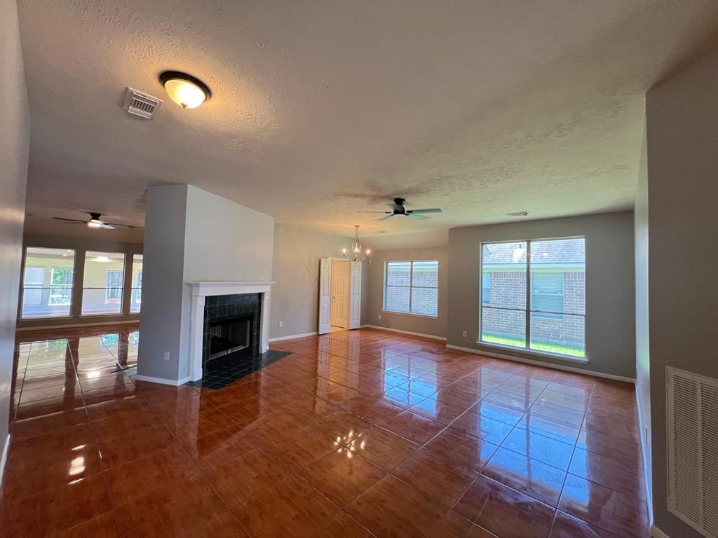 3107 Pheasant Trail Drive, Sugar Land, Texas image 5