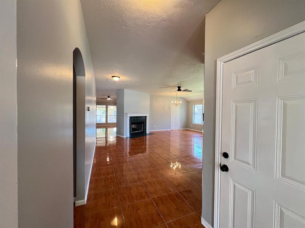 3107 Pheasant Trail Drive, Sugar Land, Texas image 4