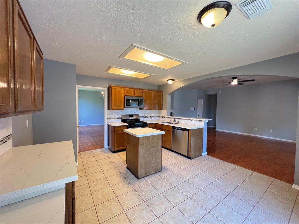 3107 Pheasant Trail Drive, Sugar Land, Texas image 8