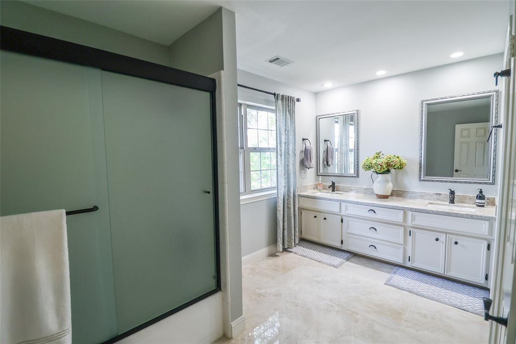 101 N Hall Drive, Sugar Land, Texas image 34