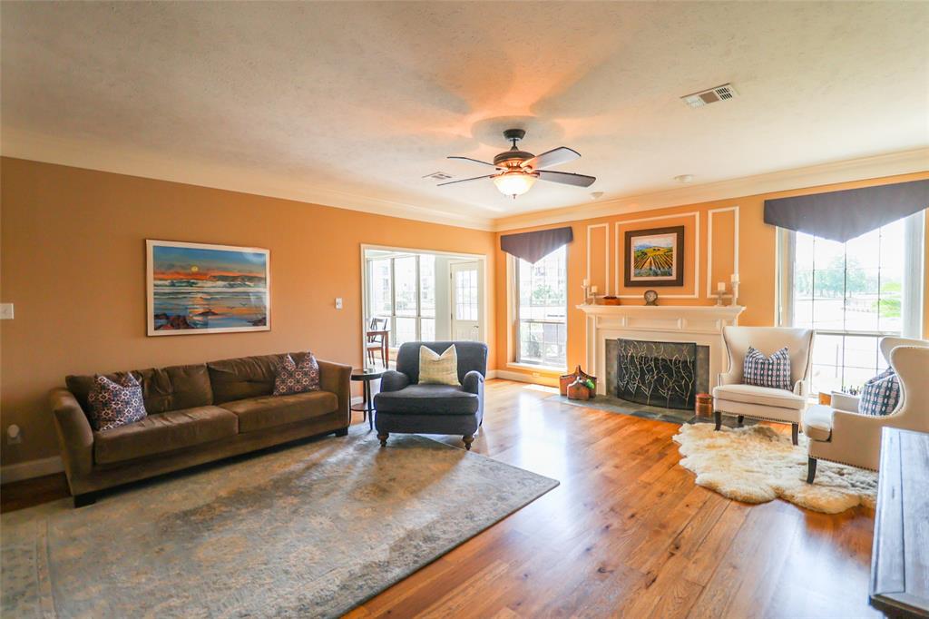 101 N Hall Drive, Sugar Land, Texas image 8