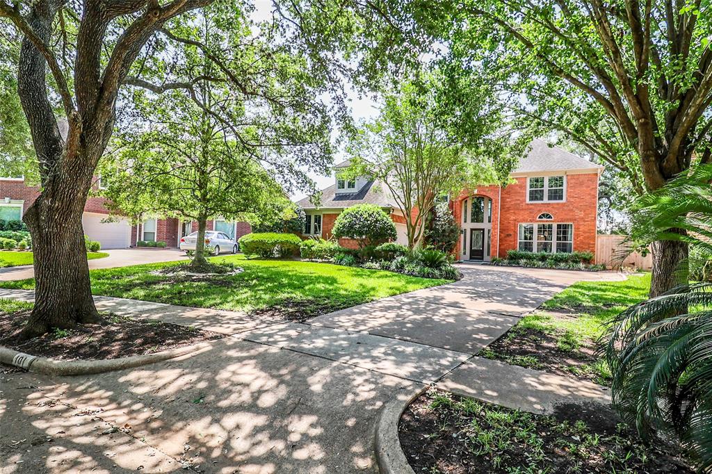 101 N Hall Drive, Sugar Land, Texas image 1