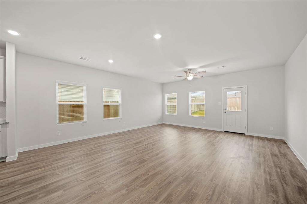 14231 Spring Valley Drive, Conroe, Texas image 7