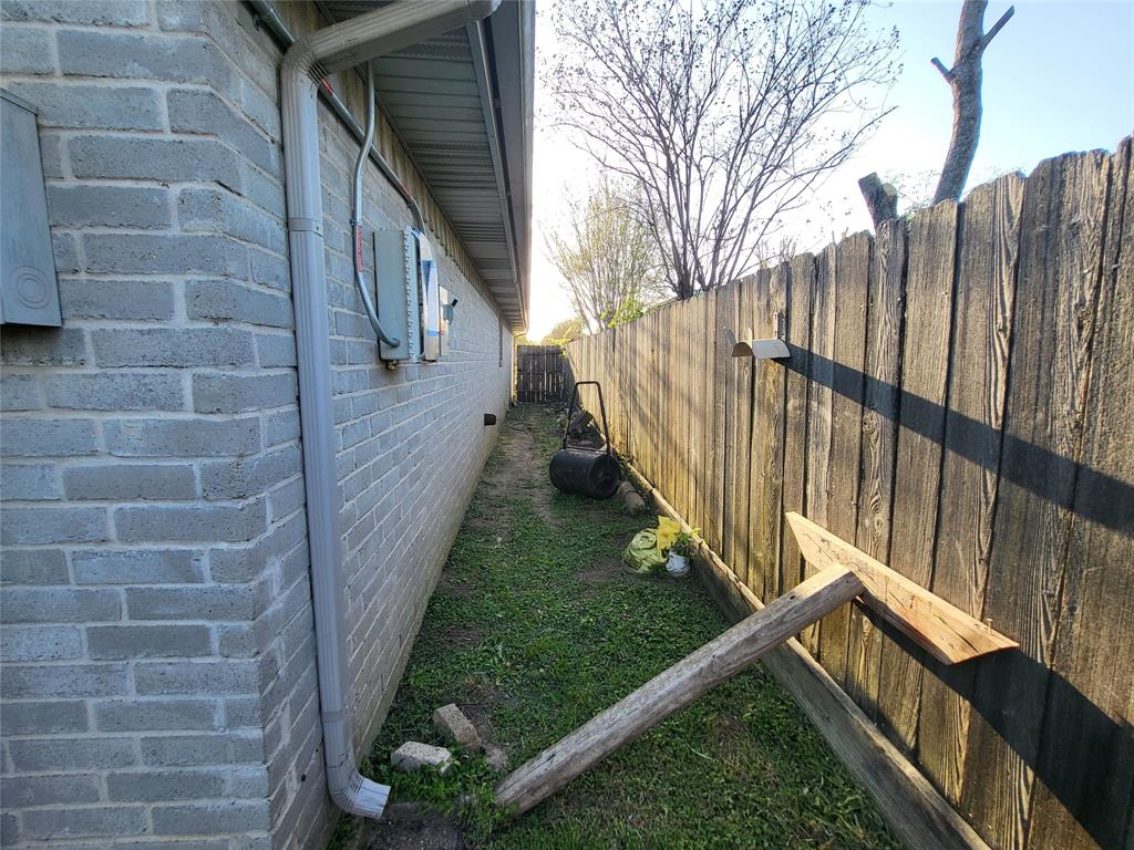 4914 Old Brickhouse Drive, Houston, Texas image 15