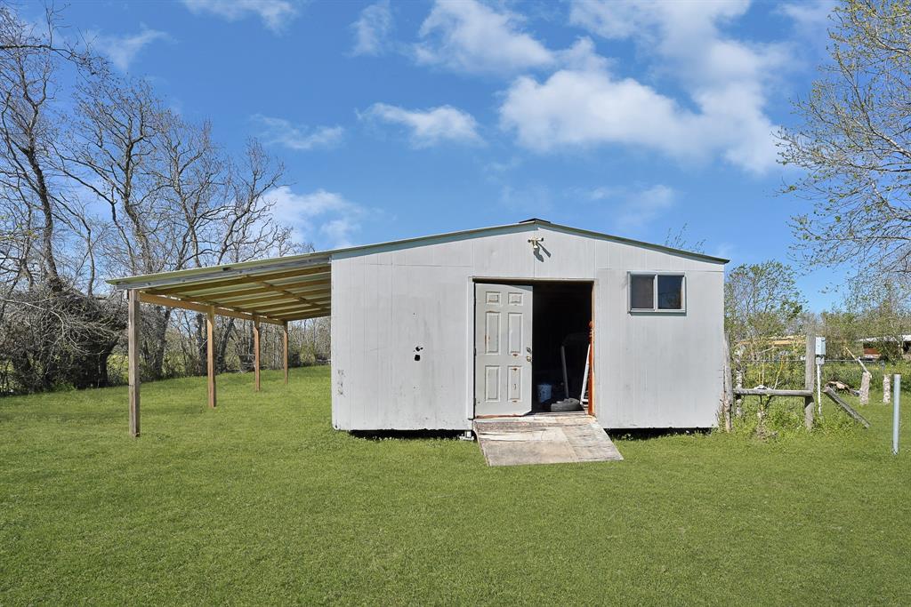 242 County Road 6022, Dayton, Texas image 20