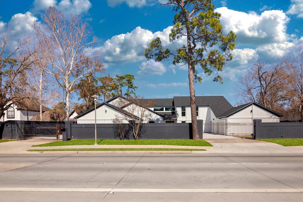 12564 Memorial Divide, Houston, Texas image 1