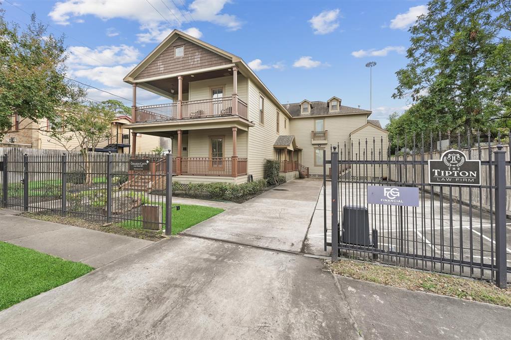112 W 4th Street, Houston, Texas image 2