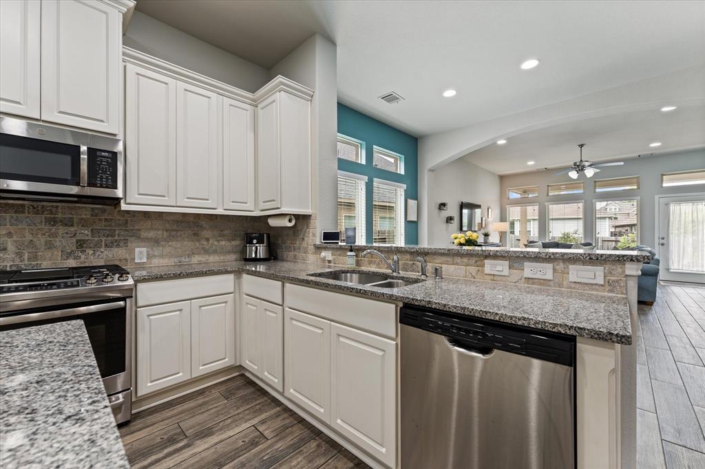 115 Buckeye Drive, Montgomery, Texas image 12