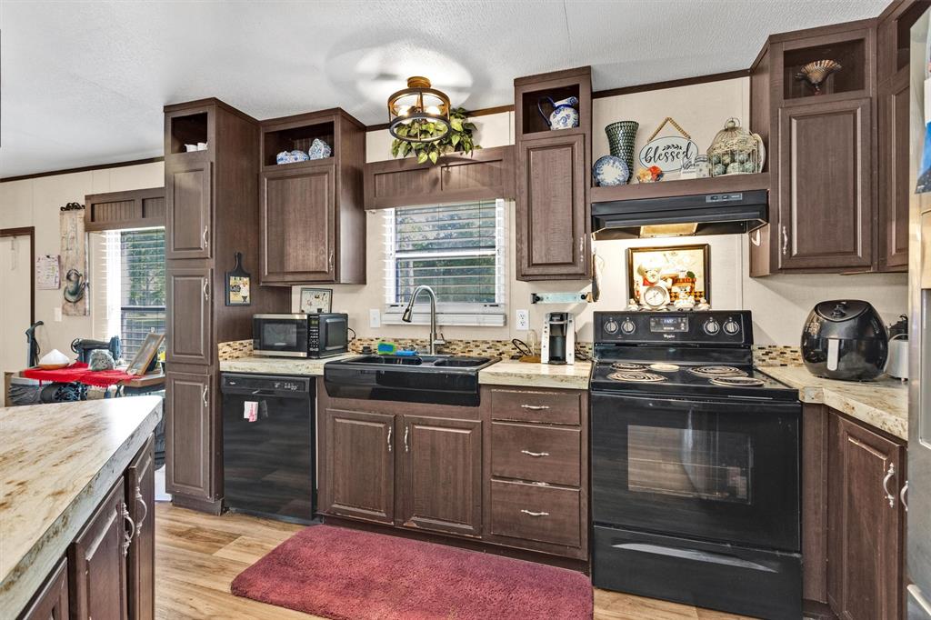56 Michael Street, Huntsville, Texas image 12