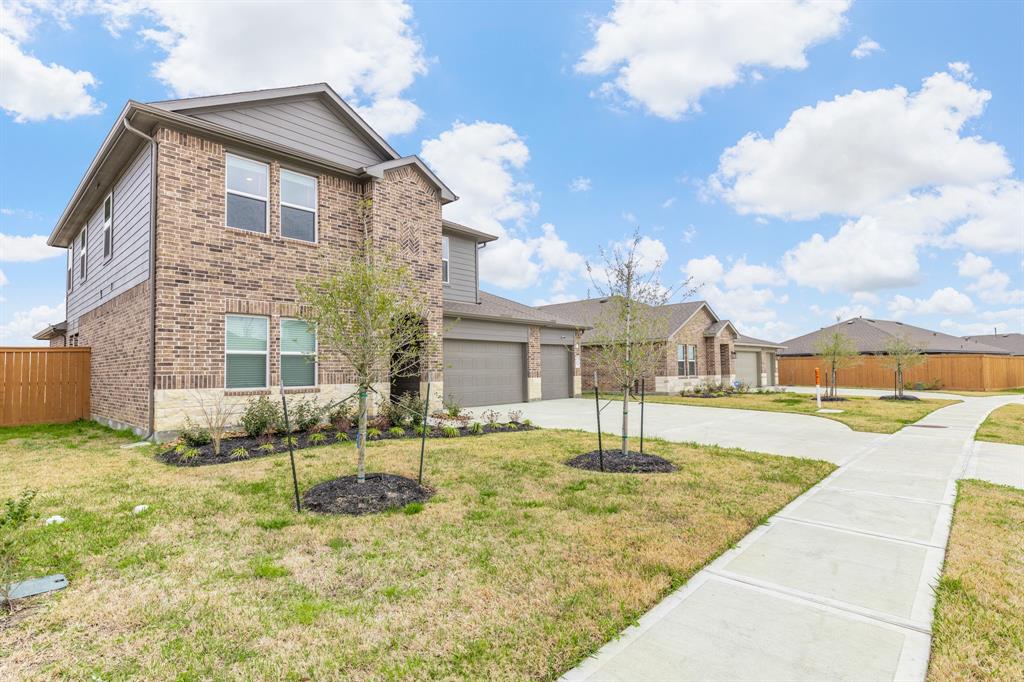 519 San Marcos Trail, Dayton, Texas image 2