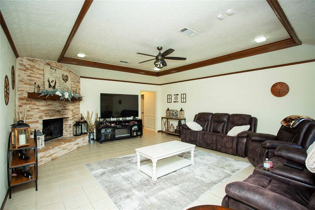 Photo 6 of 45 of 6955 Glen Willow Dr house