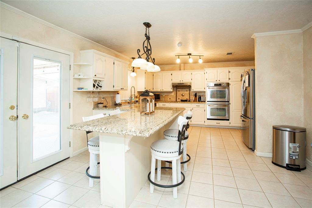 Photo 8 of 45 of 6955 Glen Willow Dr house