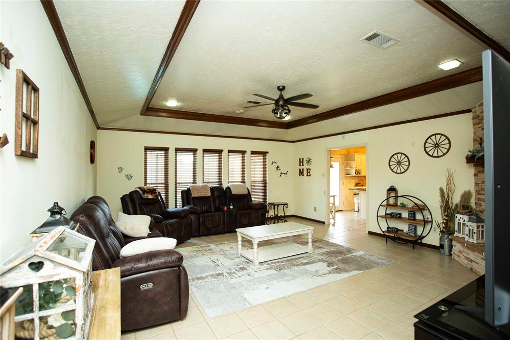 Photo 4 of 45 of 6955 Glen Willow Dr house