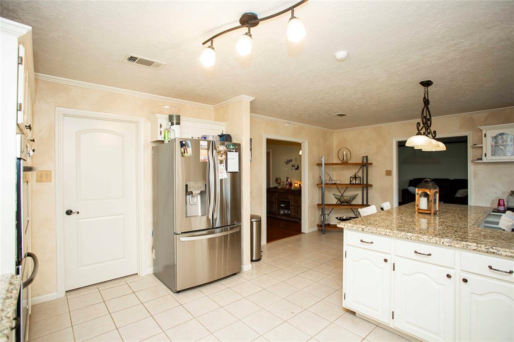 Photo 12 of 45 of 6955 Glen Willow Dr house