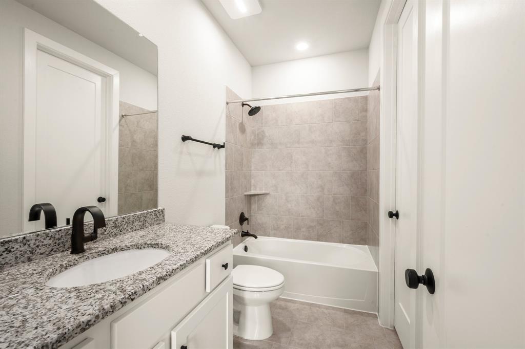 5003 Tanyard Manor Drive, Sugar Land, Texas image 23