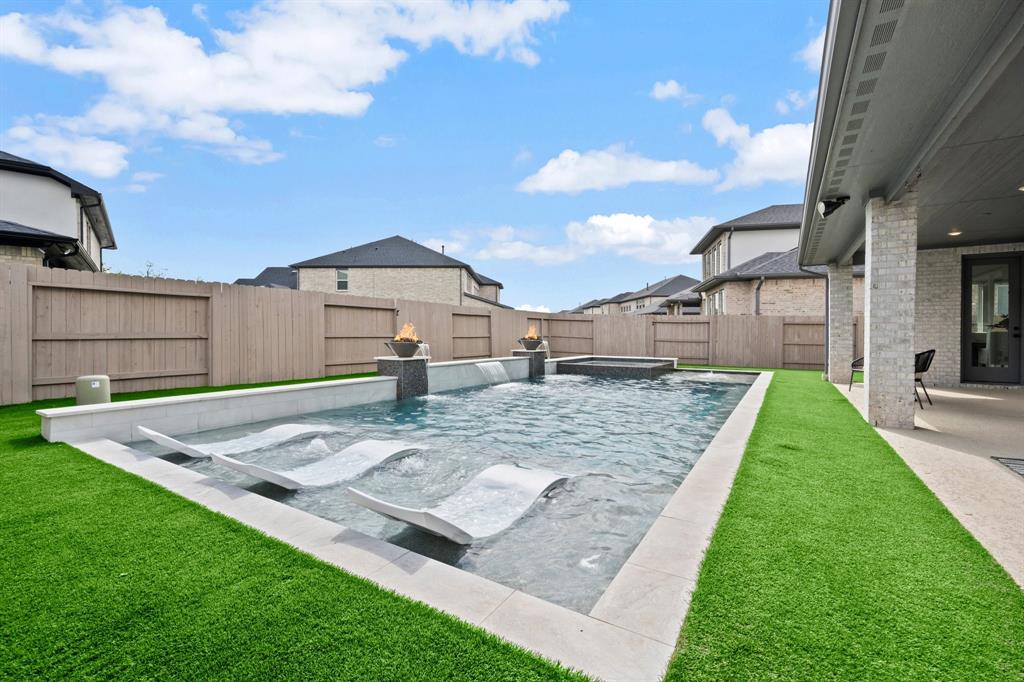 5003 Tanyard Manor Drive, Sugar Land, Texas image 3