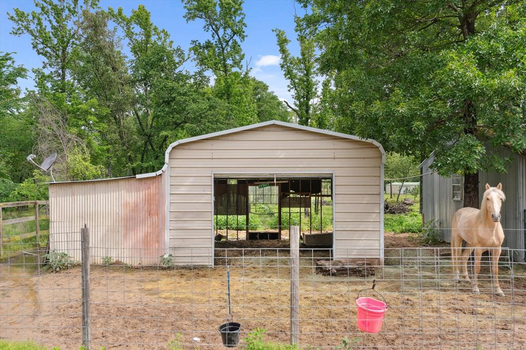 13386 Fm 858, Ben Wheeler, Texas image 32
