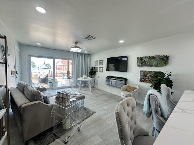 7312 Seawall Boulevard 216