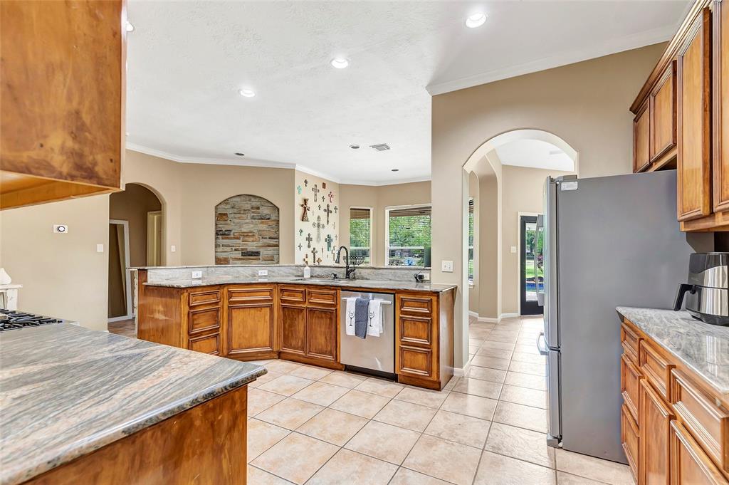 26719 Fairway Oaks Court, Huffman, Texas image 13