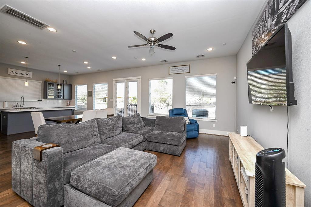 330 Yale Oaks Lane, Houston, Texas image 13