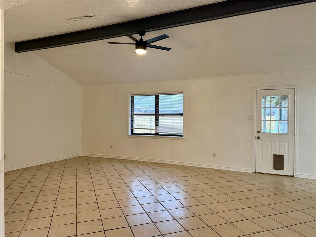 2305 Buchanan Drive, Baytown, Texas image 2