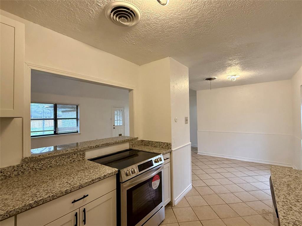 2305 Buchanan Drive, Baytown, Texas image 7
