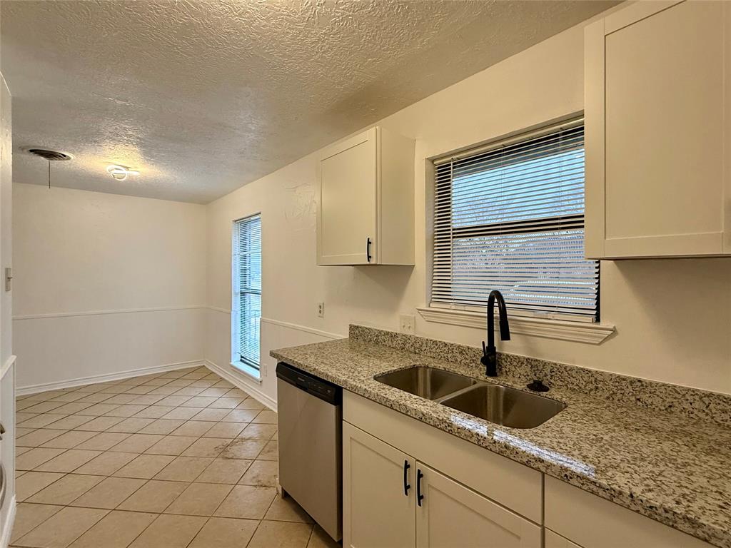 2305 Buchanan Drive, Baytown, Texas image 9