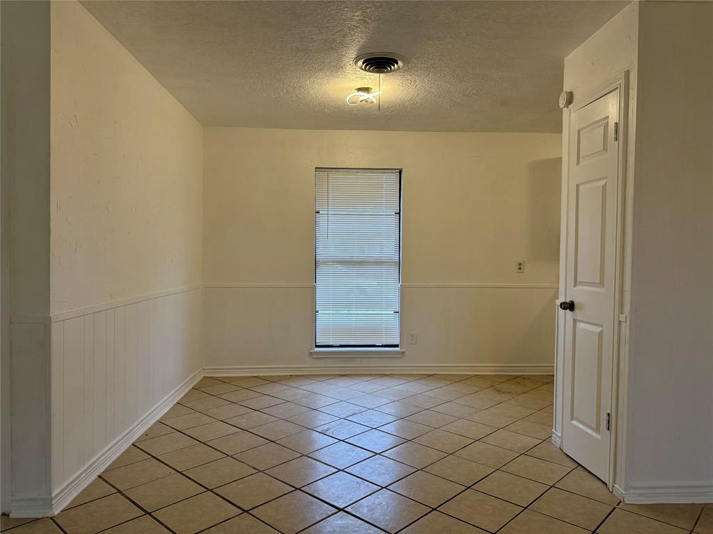 2305 Buchanan Drive, Baytown, Texas image 5