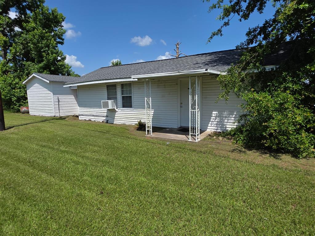 754 Yaupon Cove Drive, Onalaska, Texas image 1