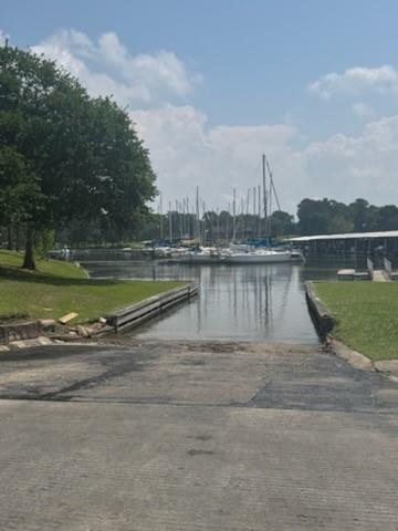 7288 Lakeshore Circle, Willis, Texas image 9