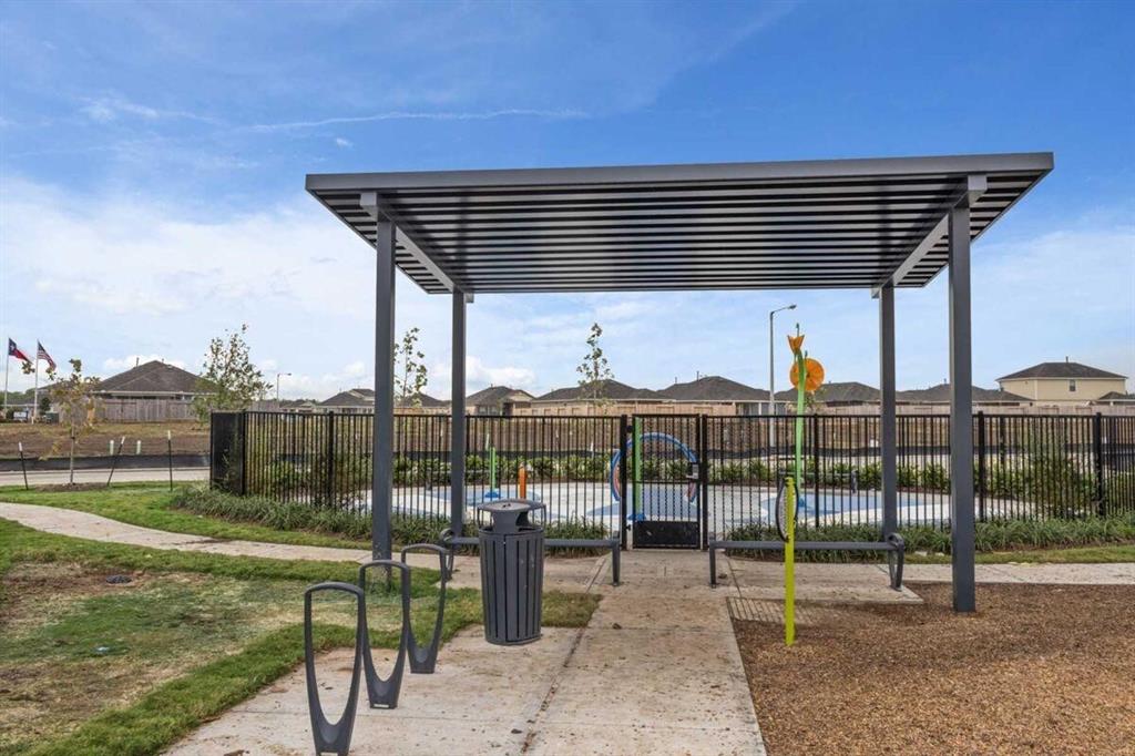 1078 Lasso Court, Alvin, Texas image 33
