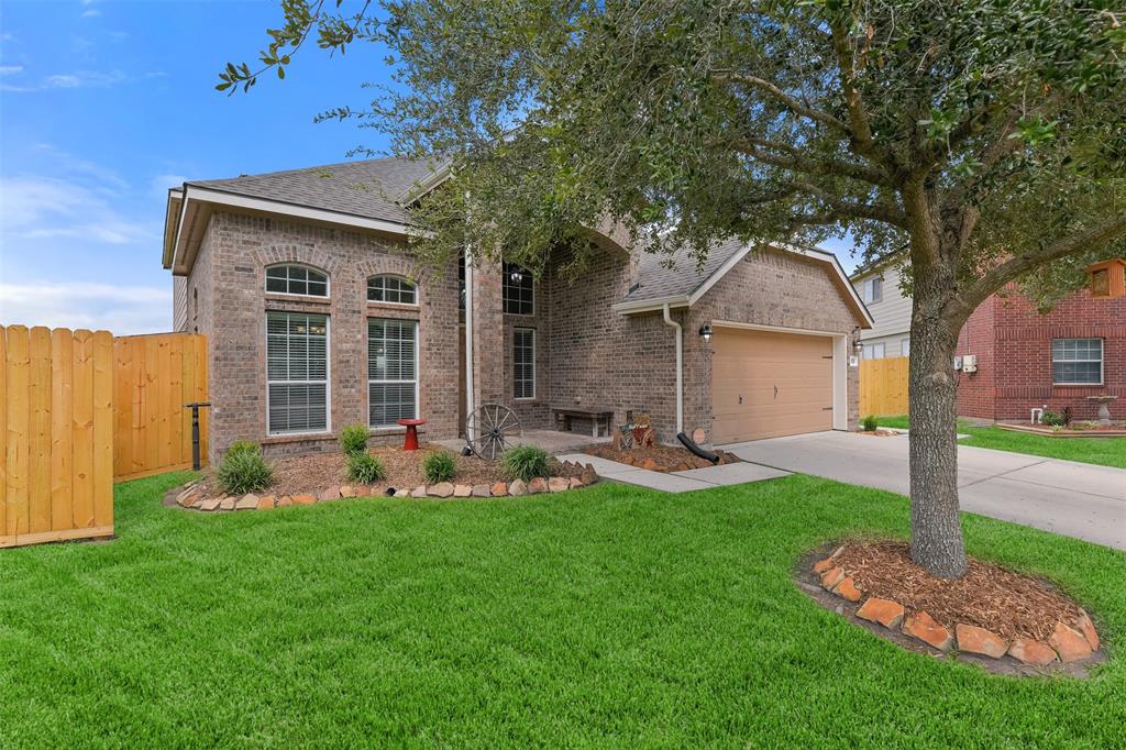 1078 Lasso Court, Alvin, Texas image 4
