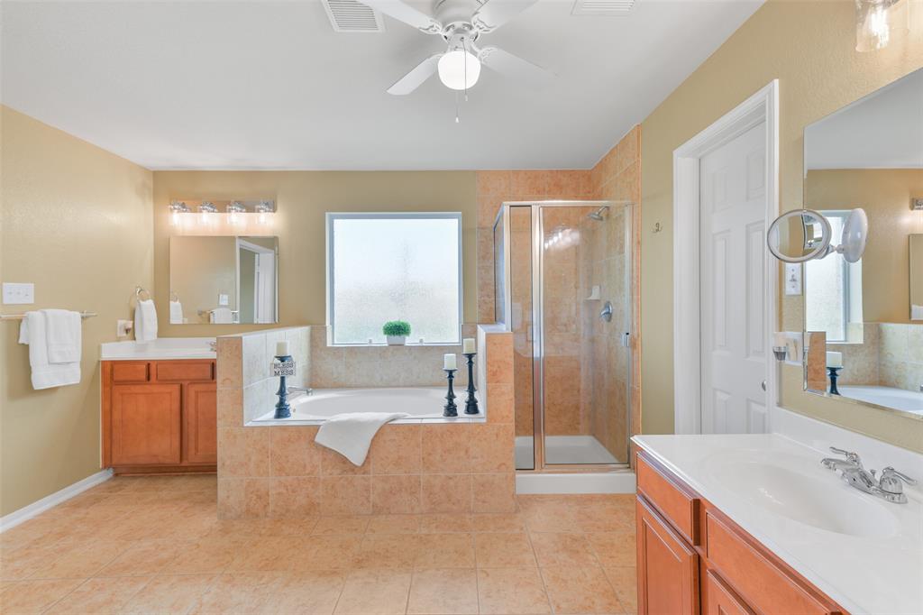 1078 Lasso Court, Alvin, Texas image 16